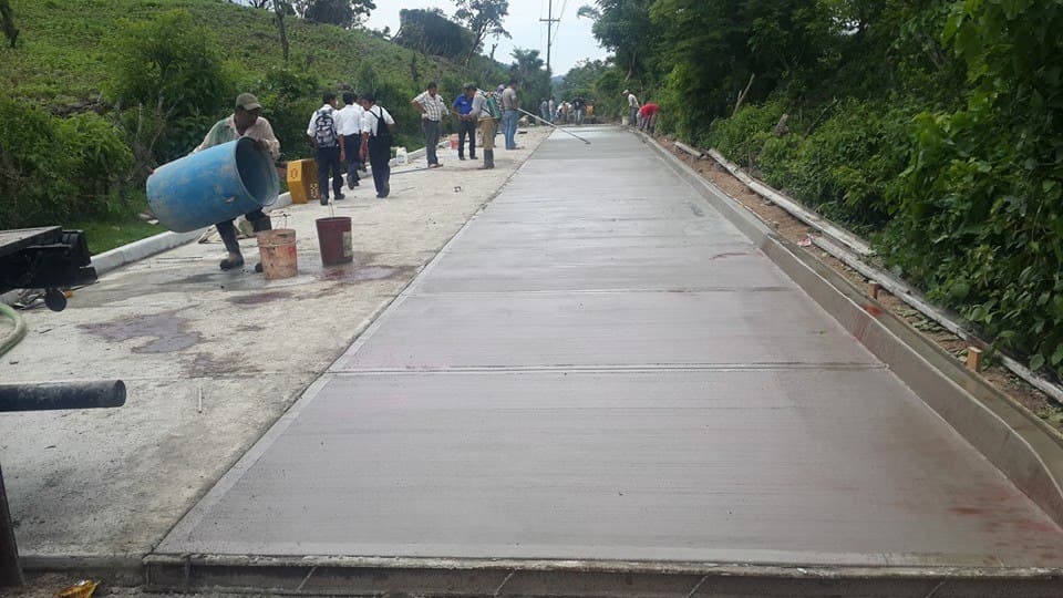 Pavimentación de camino rural